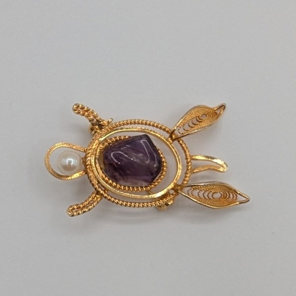 Vintage Gold Tone Filigree Turtle Brooch Amethyst Stone Pearl Accent 1.75" - Picture 2 of 5